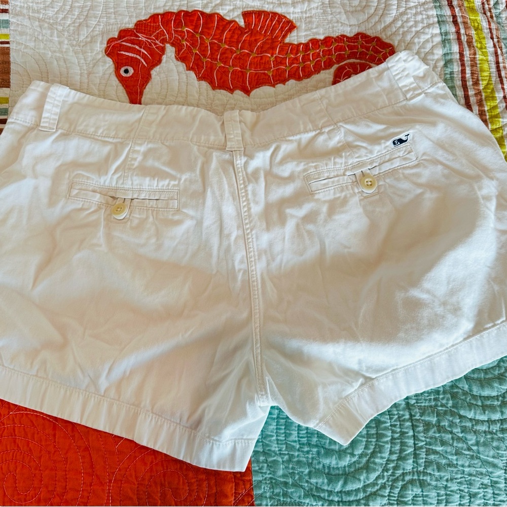 Vineyard Vines -white everyday shorts Size 10